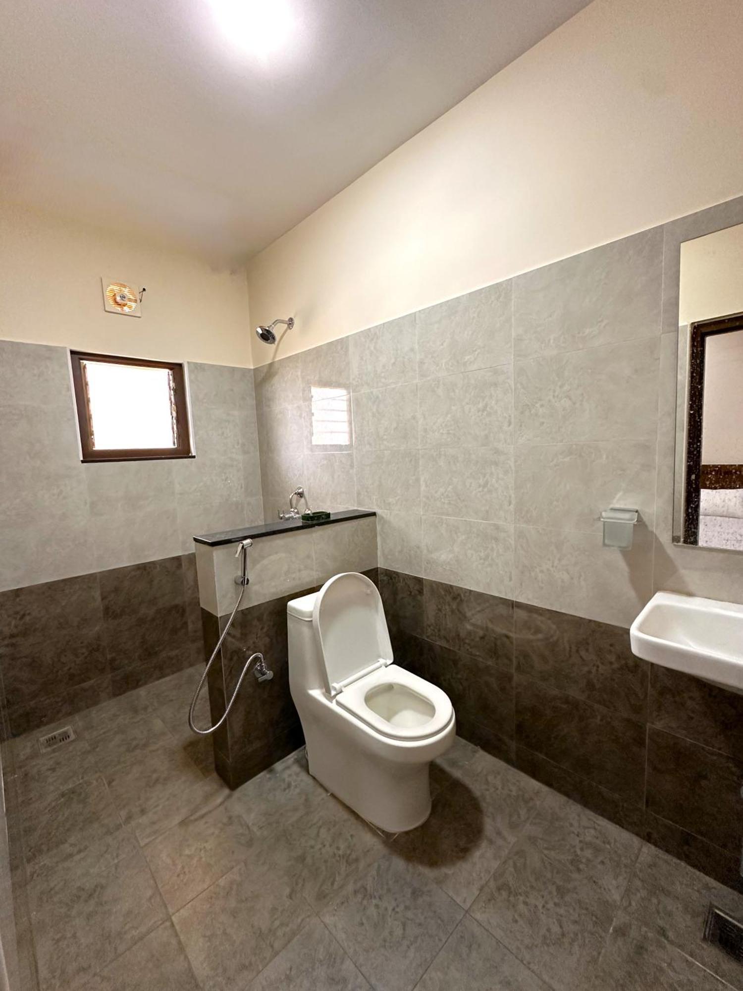 Tulip Homes Коимбатур Экстерьер фото